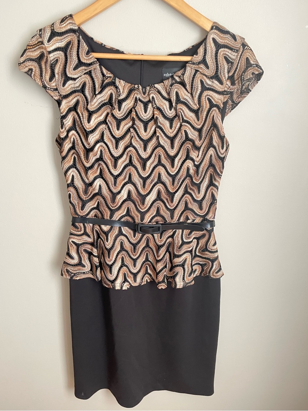 Connected Apparel Metallic Chevron Peplum Sheath Dress Black Gold Women's Size 6